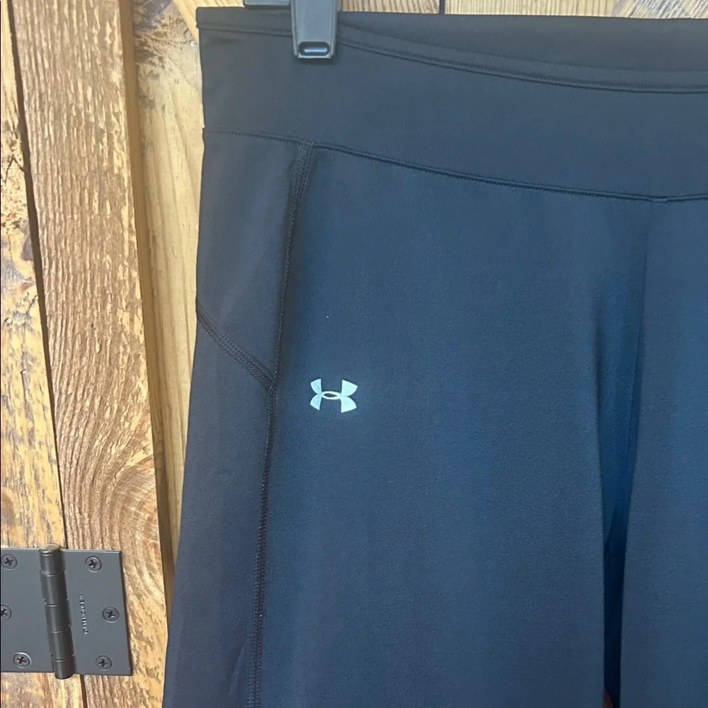Women’s Under Armour Black Athletic Capris Running/yogaAll-season, wide leg Med. - Picture 3 of 7